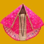 Karveer Nivasini Mahalaxmi Devi Dress – Traditional Ambabai Kolhapur Poshak for Goddess Idol | Puja Attire for Kalash Sthapana, Margashirsh Navratri, Guruvar Vratam & Daily Worship | Decorative Poshak for Devi Maa (12 INCH POSHAK) ( करवीर निवासिनी महालक्ष्मी देवी ड्रेस - कोल्हापुरी अंबाबाई पोशाख )