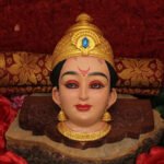 Dhanshree Dhanalaxmi Mahalaxmi Devi Face Mukhota धनश्री महालक्ष्मी वरलक्ष्मी देवी फेस देवी मुखवटा Golden Fiber Goddess LakshmiPujan Shringar for Home Mandir, Margashirsha Guruvar Puja (Devi Mukh Height is: 6.5 Inches)